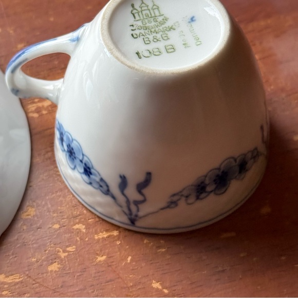 Vintage Bing & Grondahl Empire Demitasse Teacup & Saucer Denmark #108 - Picture 11 of 12